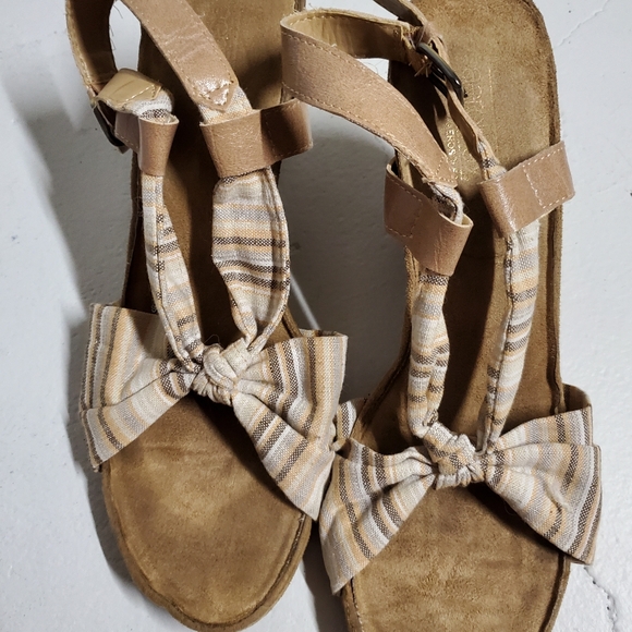 Canvas Striped Wedges - Picture 9 of 10